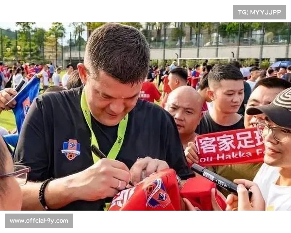梅州客家攻防乏力降级,广东足球独苗生存困境凸显 梅州客家攻防乏力降级,广东足球独苗生存困境凸显